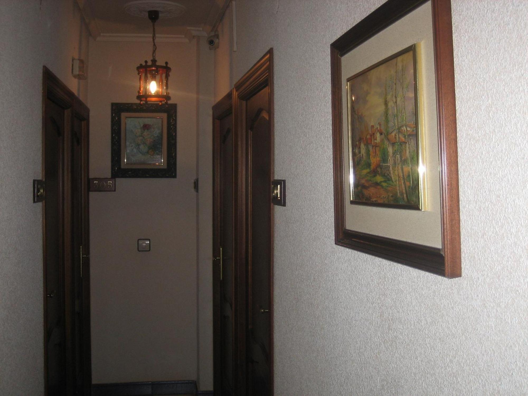 Hostal Restaurante La Trucha Benavente Exterior photo