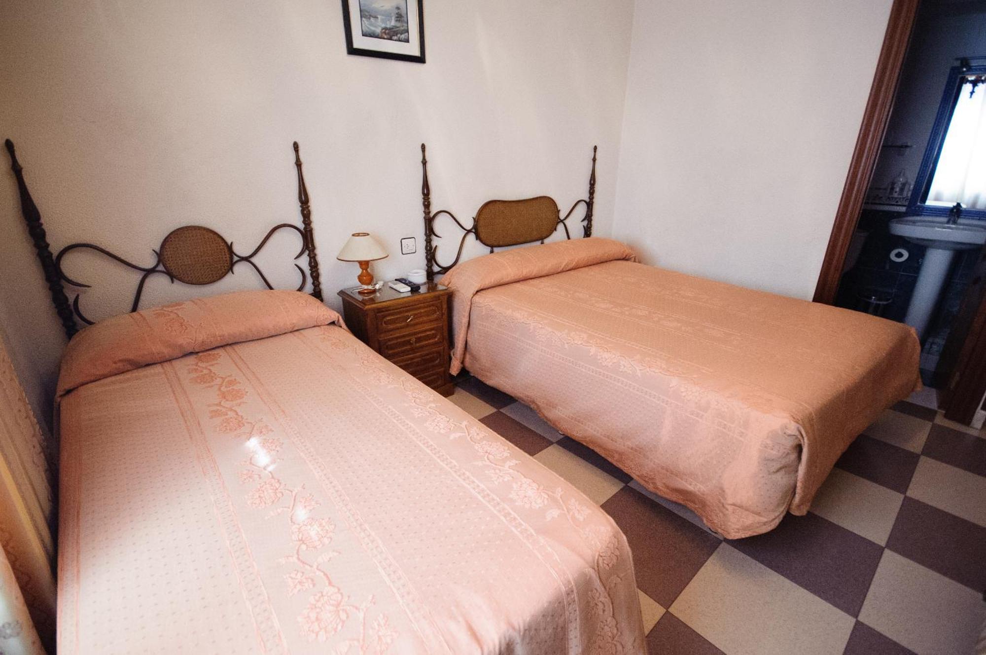 Hostal Restaurante La Trucha Benavente Room photo