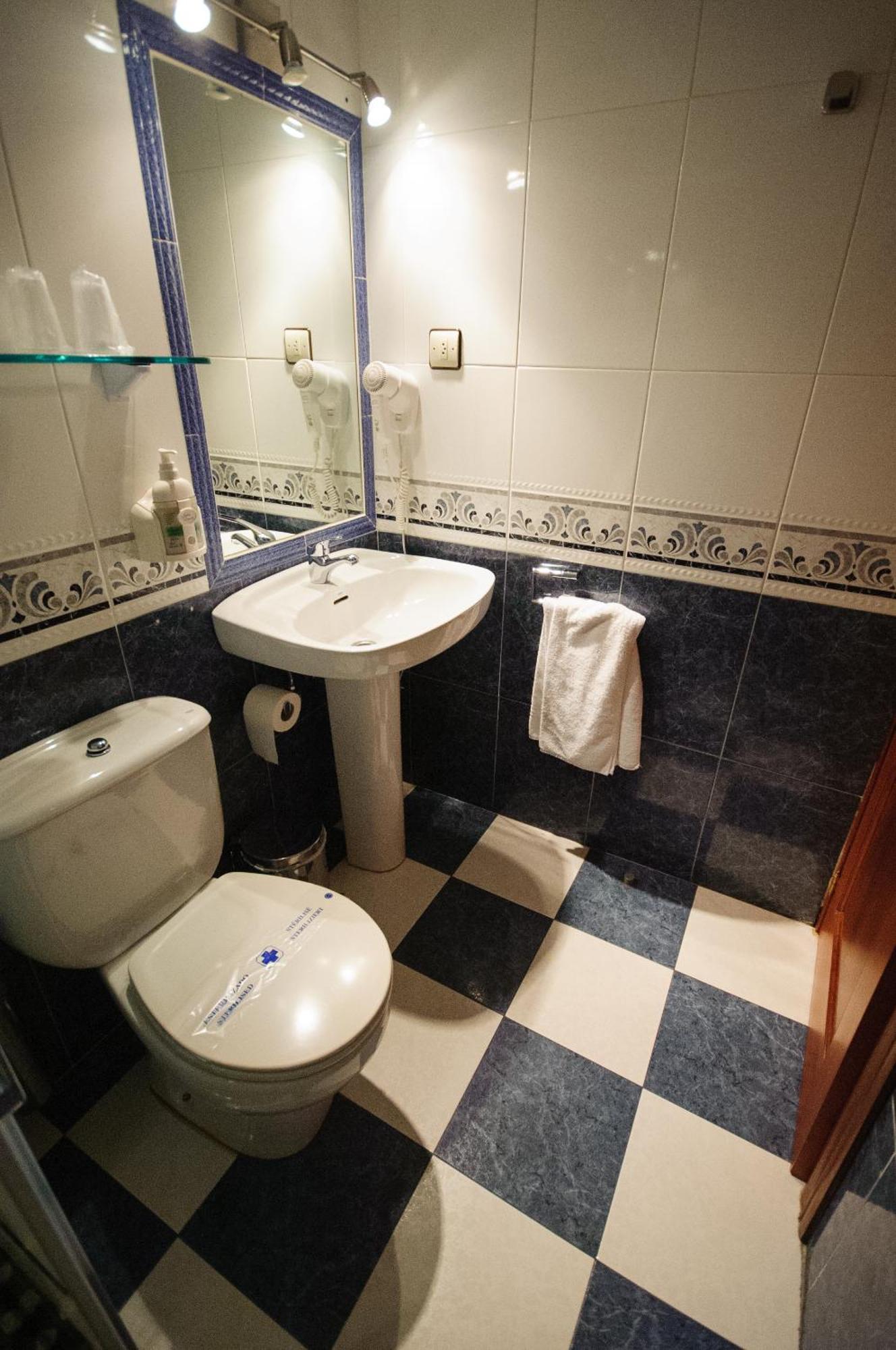 Hostal Restaurante La Trucha Benavente Room photo