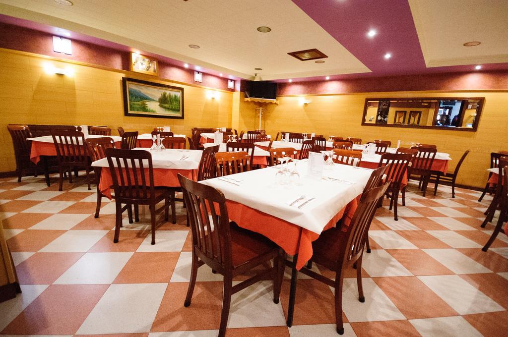 Hostal Restaurante La Trucha Benavente Exterior photo