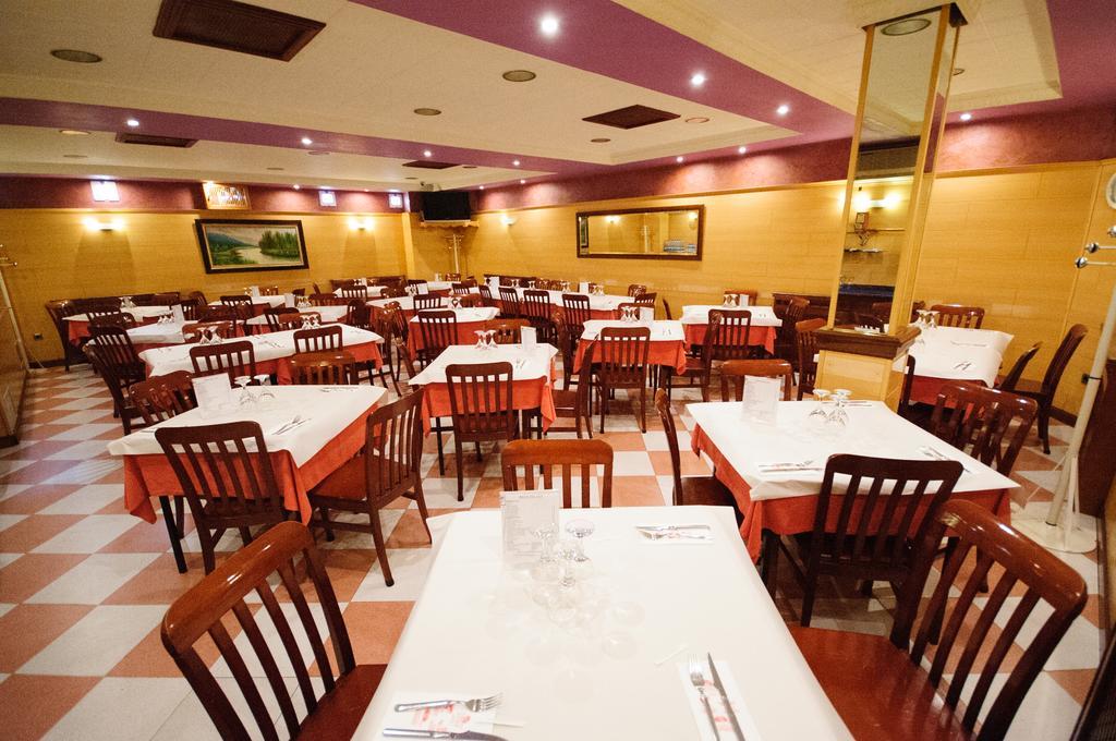 Hostal Restaurante La Trucha Benavente Exterior photo