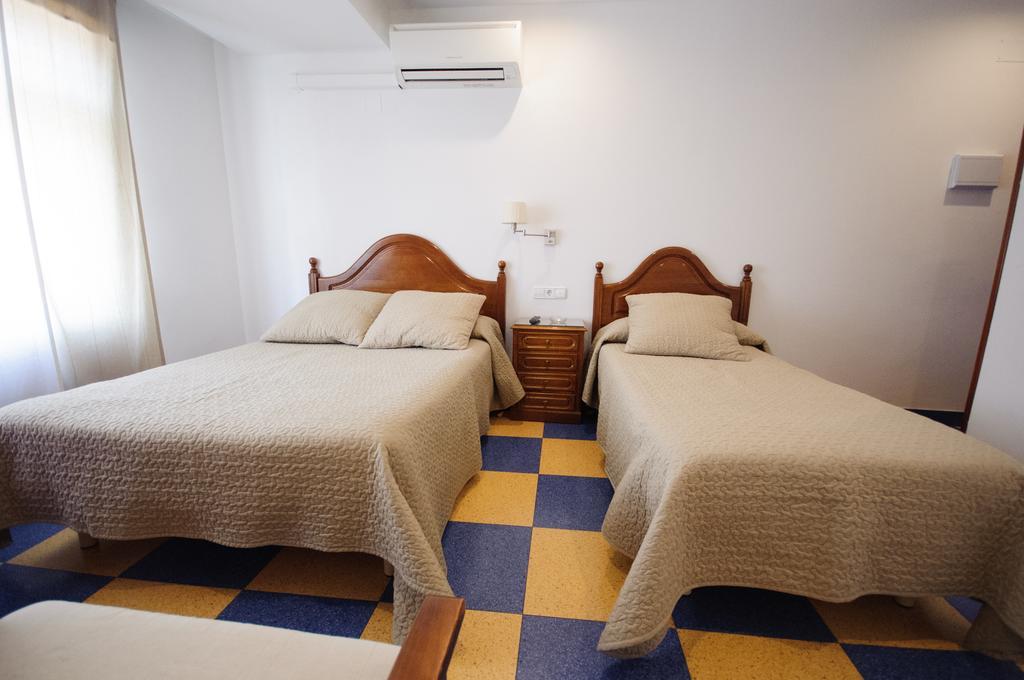 Hostal Restaurante La Trucha Benavente Room photo